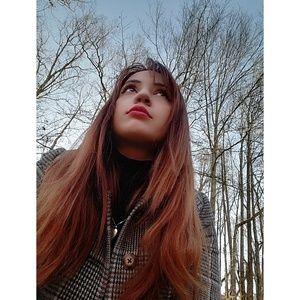 Meet your Posher, Carolina